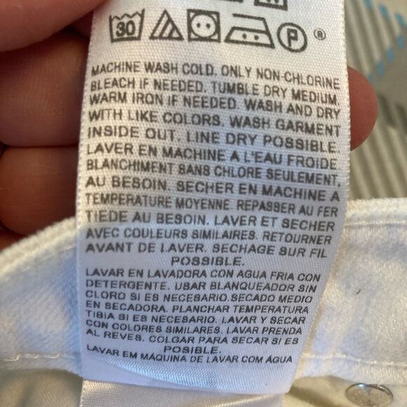 Levi’s Crisp White Demi Curve Jeans - Picture 9 of 10